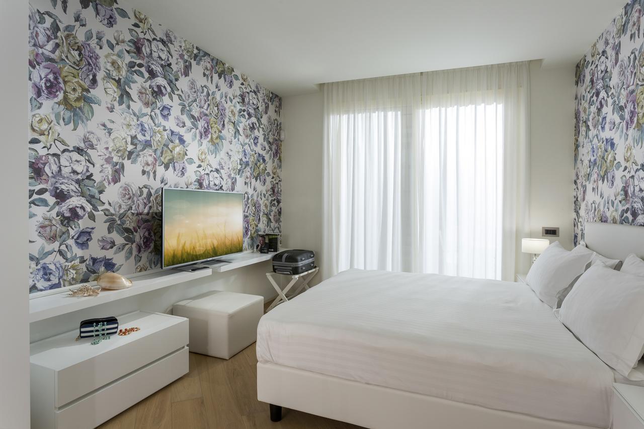 Embassy Aparthotel Rimini Buitenkant foto